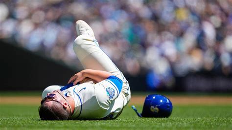 Rays' Isaac Paredes, Mariners' Ty France hit the ground in scary collision