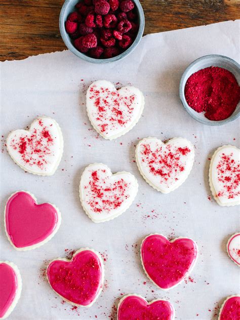 Coconut oil sugar cookies with naturally colored icing — OLC