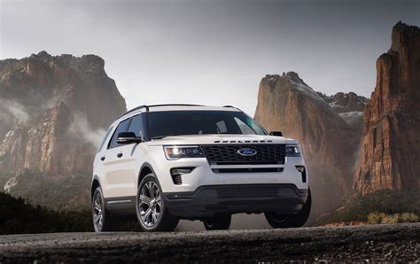 Ford Updates Explorer For 2018, Platinum Model Features Quad Exhaust Tips - autoevolution