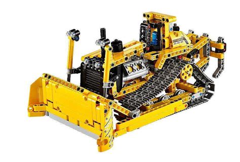 12th Day of Construction Gifts: LEGO Technic Bulldozer