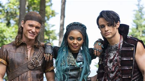 See the Descendants 3 Cast Rocking Their New VK Looks From the Set ...