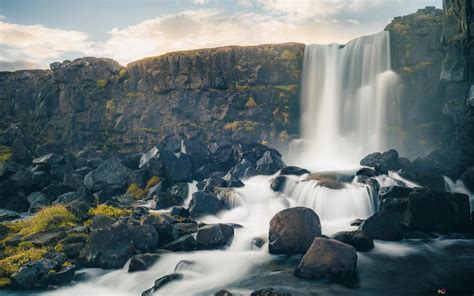 Waterfall in iceland 4K wallpaper download