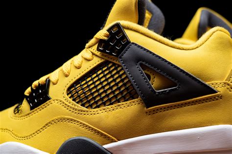 最大58%OFFクーポン Nike Air Jordan 4 "Tour Yellow" kids-nurie.com