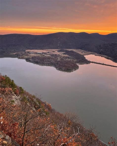 5 Hudson Valley Trails That Are Perfect for Winter Hikes - Hudson ...