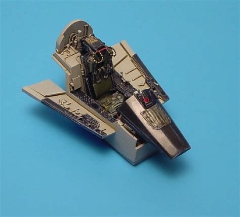 Scalehobbyist.com: F-8E/H Crusader Cockpit Set by Aires