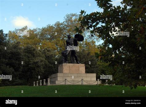 Achilles statue hi-res stock photography and images - Alamy