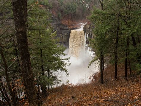 Taughannock Falls flowing strong after a winter thaw [2048 x 1539 ...