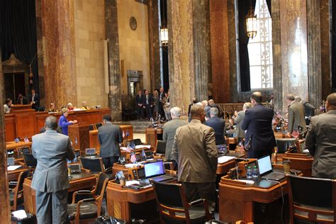 Louisiana Legislature advances political maps that maintain the status quo – The Times of Houma ...