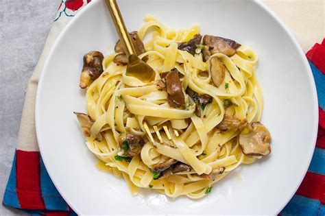 Tagliatelle Ai Funghi E Tartufo (Mushrooms And Truffle) – Giadzy