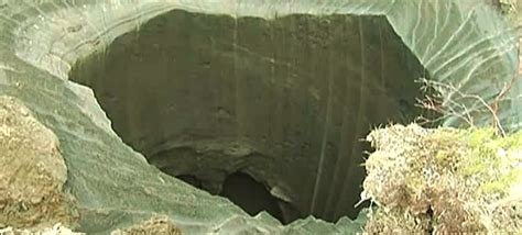 New On-Site Video Of Mysterious Giant Crater in Yamal Baffles Scientists