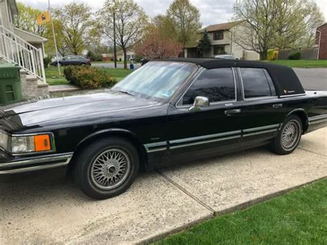 1991 LINCOLN TOWN CAR - PRESIDENTIAL EDITION for sale: photos, technical specifications, description