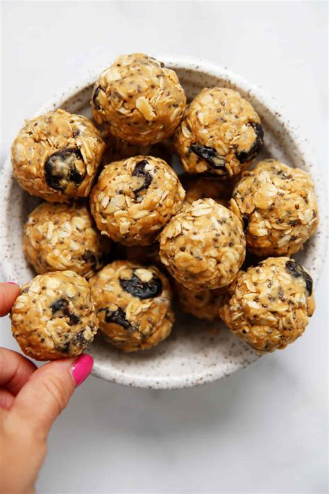 PB and J Oatmeal Energy Balls - Lexi's Clean Kitchen