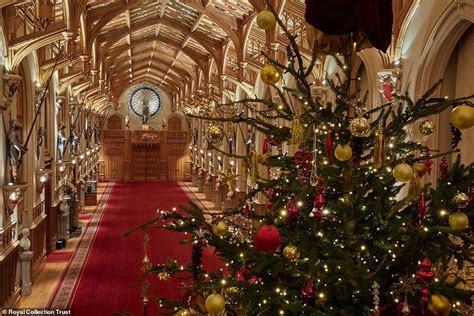 Windsor Castle Christmas decorations are unveiled | Castle christmas ...