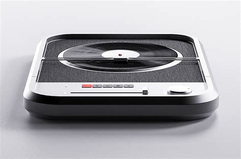 This turntable design pays homage to the retro feeling with minimal ...