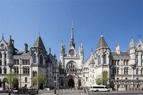 Royal Courts of Justice, London, United Kingdom : Currentlytripping