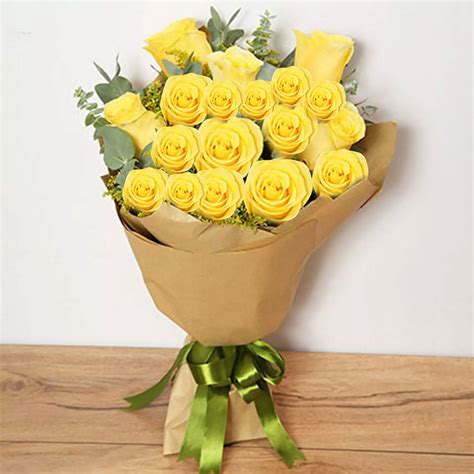 Online 18 Yellow Roses Bouquet Gift Delivery in Singapore - FNP