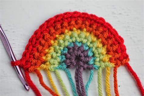 Crochet Rainbow Applique - Repeat Crafter Me