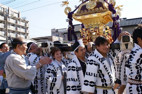 Cultural Immersion: Becoming A Mikoshi Bearer In Japan - Epicure & Culture