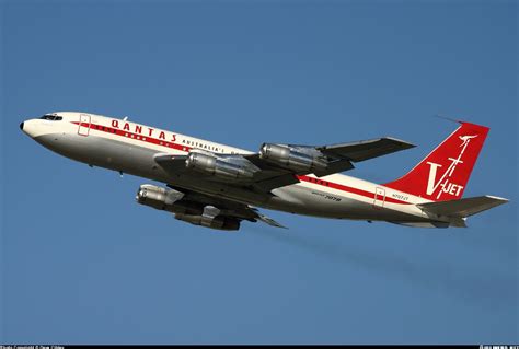 Boeing 707-138B - Qantas (John Travolta) | Aviation Photo #0496651 | Airliners.net