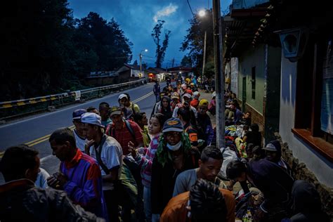 Venezuela crisis: How fleeing Venezuelans survive a dangerous migration by foot - Los Angeles Times