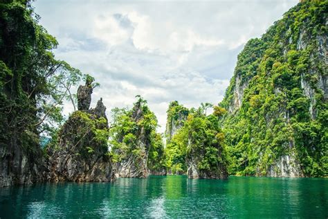 Enjoying an Exciting Jungle Vacation in Khao Sok National Park in Thailand • Our Globetrotters