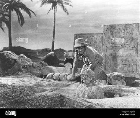 ABBOTT AND COSTELLO MEET THE MUMMY Stock Photo - Alamy