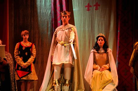 Camelot - Theatre reviews