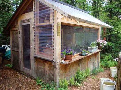 Try a Wood Pallet Project – Mother Earth News