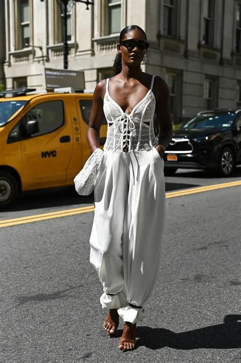 20 Corset Outfit Ideas That Will Elevate Your Street Style