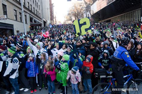 Superbowlparade-SeattleSeahawks-victory-feb5-18