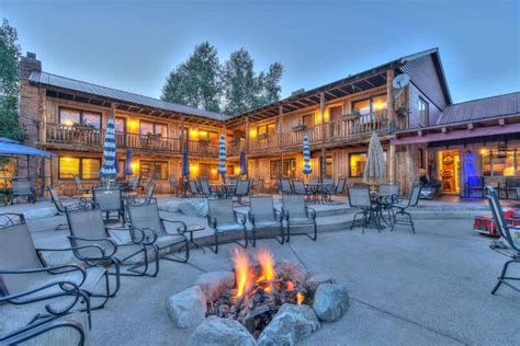 10 Gorgeous Grand Lake Colorado Hotels to stay at this summer