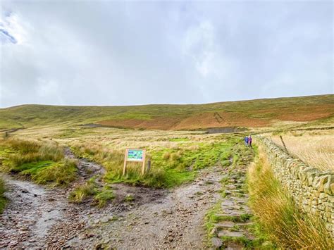 8 Beautiful Ribble Valley Walks & Routes To Go On! - The Wandering Quinn Travel Blog