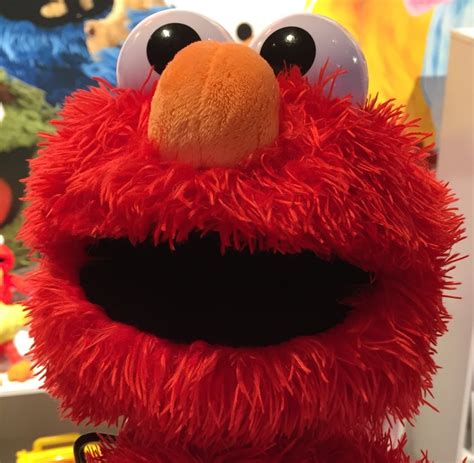 Toy Fair 2015: Elmo is back ready to laugh | Stephanie Oppenheim on Toys