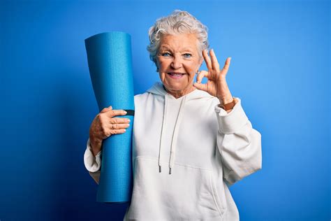 Yoga Benefits for Seniors | Maplewood Senior Living