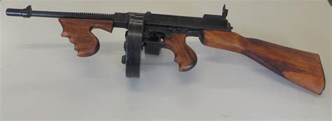 Replica tommy gun model of 1928 No 2753