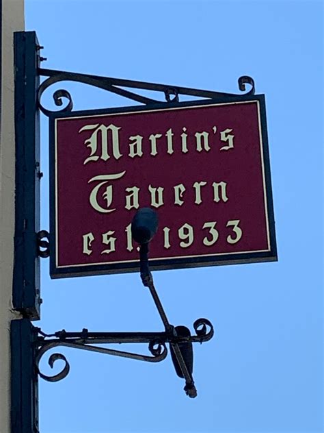 The Presidential Booths at Martin's Tavern – Washington, D.C. - Gastro ...