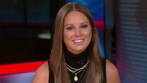 ‘Viral Plane Lady’ Tiffany Gomas embraces her ‘not real’ moment: ‘I’m able to laugh at it’ | Fox ...