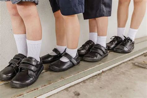 Barefoot school shoes in Australia: what are your options?