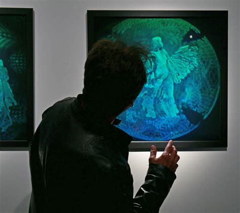 Different Types of Holograms – holocenter