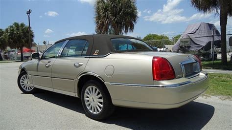 2006 LINCOLN TOWN CAR PRESIDENTIAL EDITION , ONLY 34,851 ACTUAL MILES , A PUFF