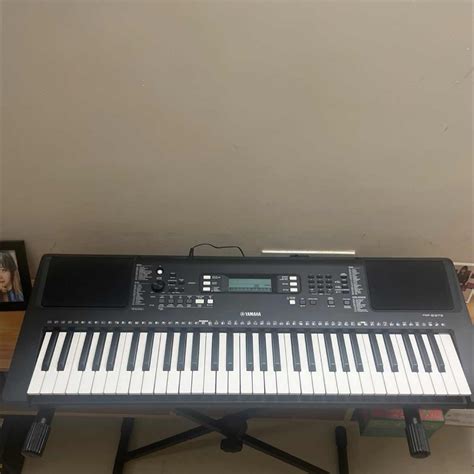 Buy Used 'Yamaha PSR-E373 61- Key Touch Sensitive Portable Keyboard ...