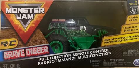 MONSTER JAM OFFICIAL Grave Digger Remote Control Monster Truck 1:24 2.4 ...