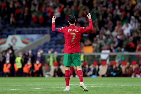 Could Cristiano Ronaldo being "the boss" hold Portugal back? - Futbol ...