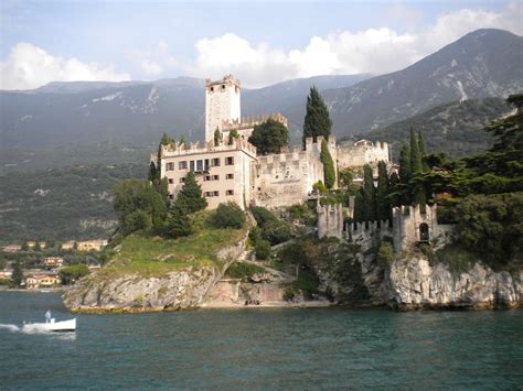 Malcesine Castle - online puzzle