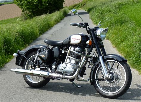 File:Royal Enfield Bullet Classic 500.jpg - Wikimedia Commons