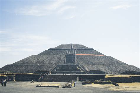 Exploring the Teotihuacan Pyramids - Desk To Glory