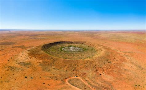 Geologists discover 100-million-year-old meteorite crater in Australia ...