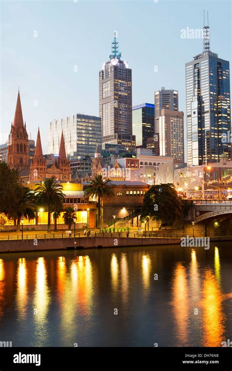 Melbourne city skyline at dusk Stock Photo - Alamy