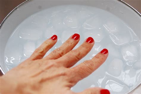 ice bath (and my gel nails i just did this morning) | Flickr