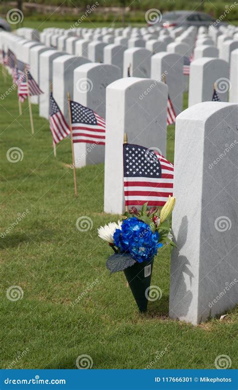 Cape Canaveral National Cemetery in Florida Editorial Photo - Image of florida, casketed: 117666301